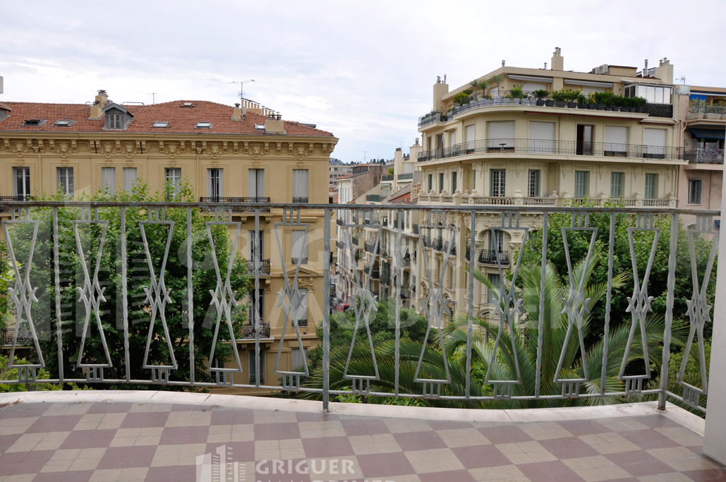 Location 2 pieces centre ville Nice Dubouchage